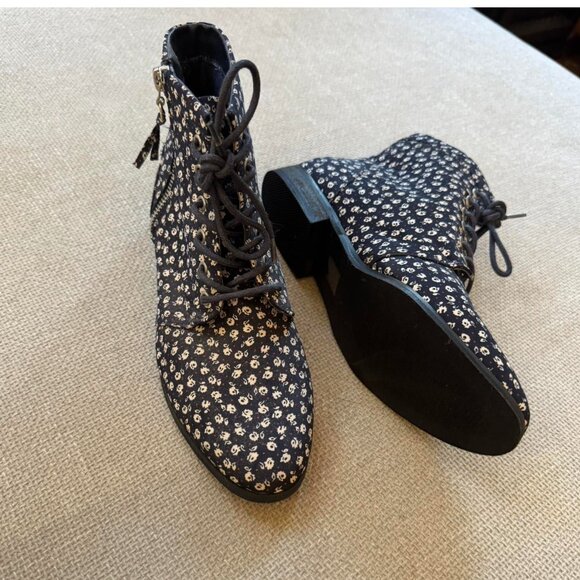 NWOT Floral Lace Up Ankle Boots - Picture 2 of 4